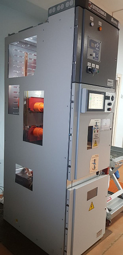 Учебно-методический комплекс для подготовки специалистов машинного отделения по эксплуатации и техническому обслуживанию силовых систем с напряжением выше 1 000 вольт.